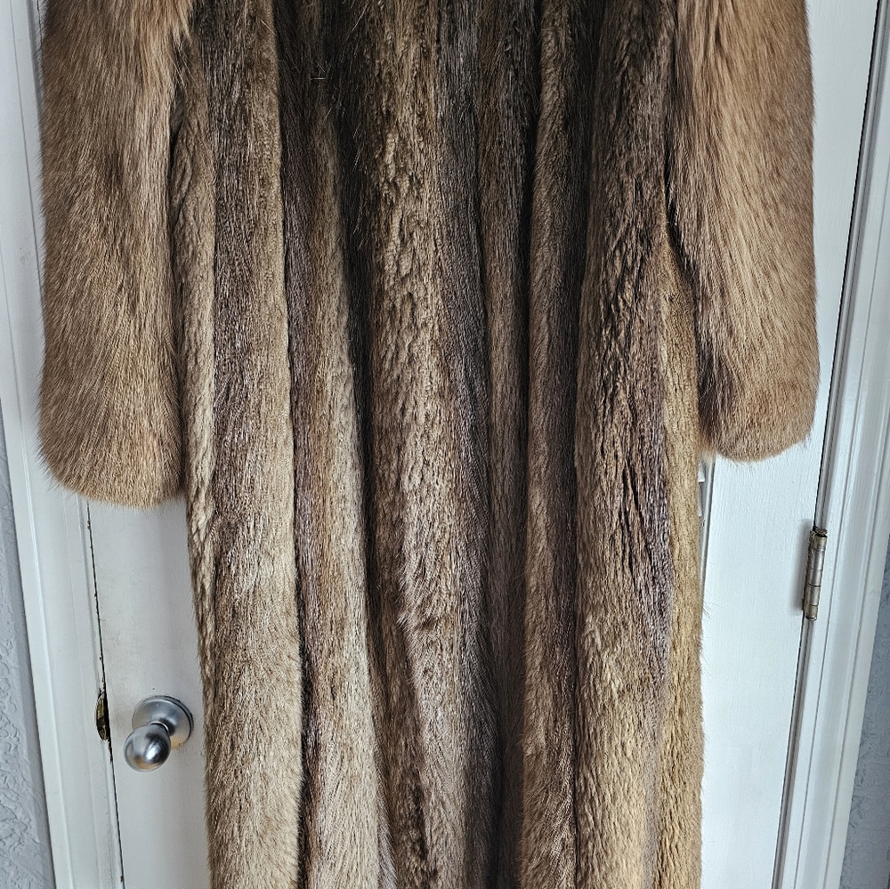 Beautiful Vintage Full Length Beaver with Fox Sleeve Fur Coat L - Picture 11 of 16